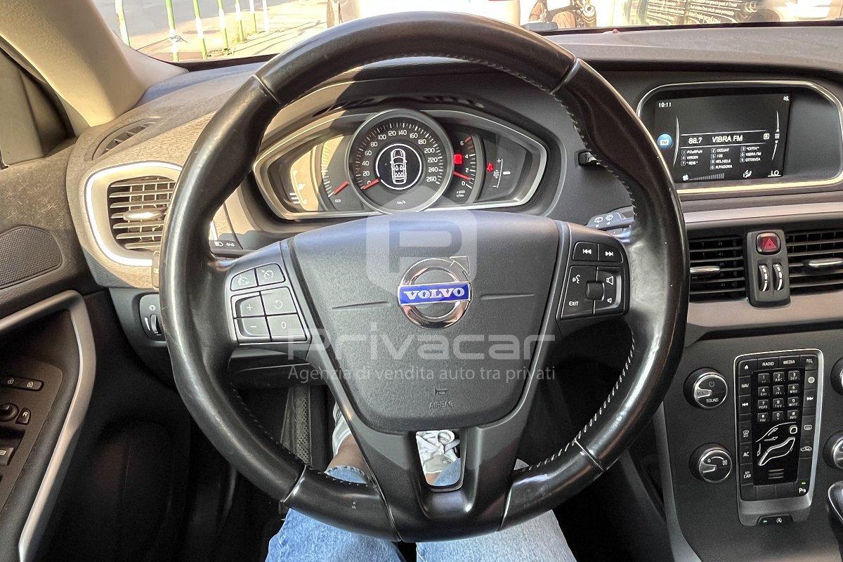 VOLVO V40 D2 1.6 R-design Momentum