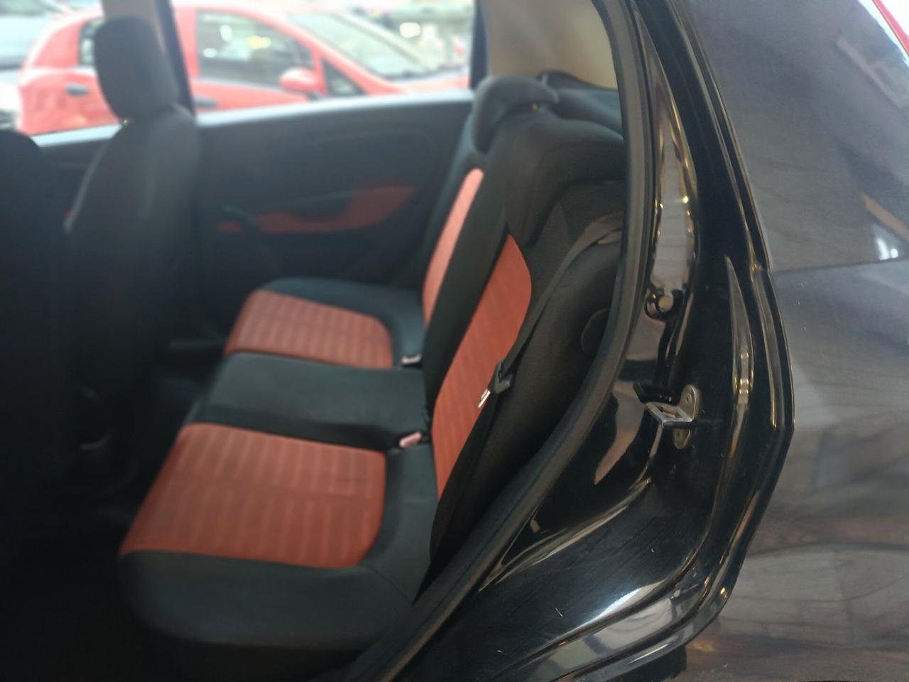 FIAT GRANDE PUNTO 1.2 -VISTA E PIACIUTA -Euro 1490