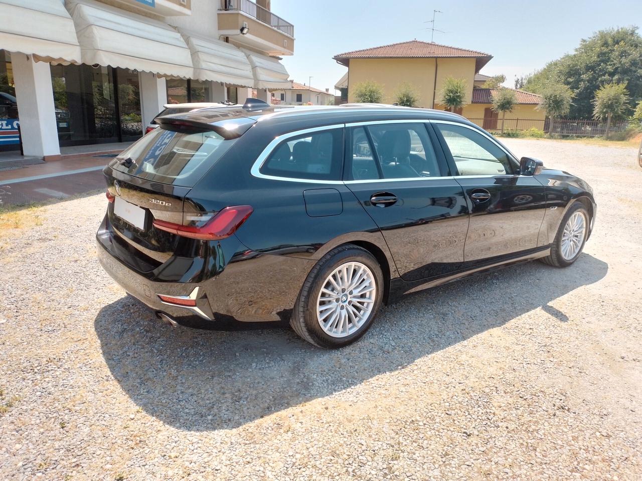 BNW 320E 2.0 Touring Luxury 163cv Plug-in Hybrid