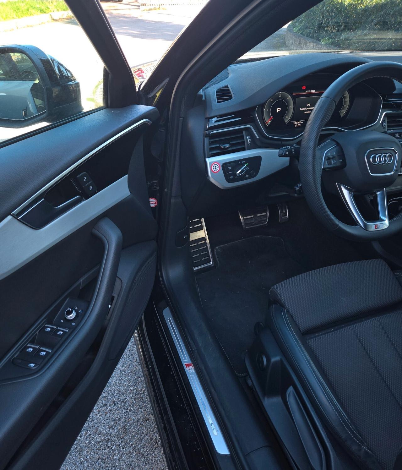 Audi A4 40 TDI Mild-Hybrid S line quattro