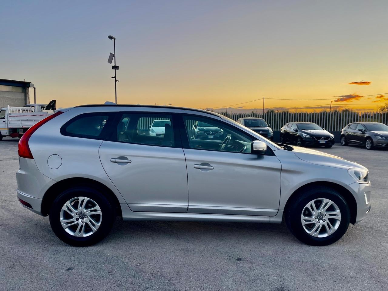 VOLVO XC60 2.4 D4 190CV 4WD MANUAL FUL TETTO 16