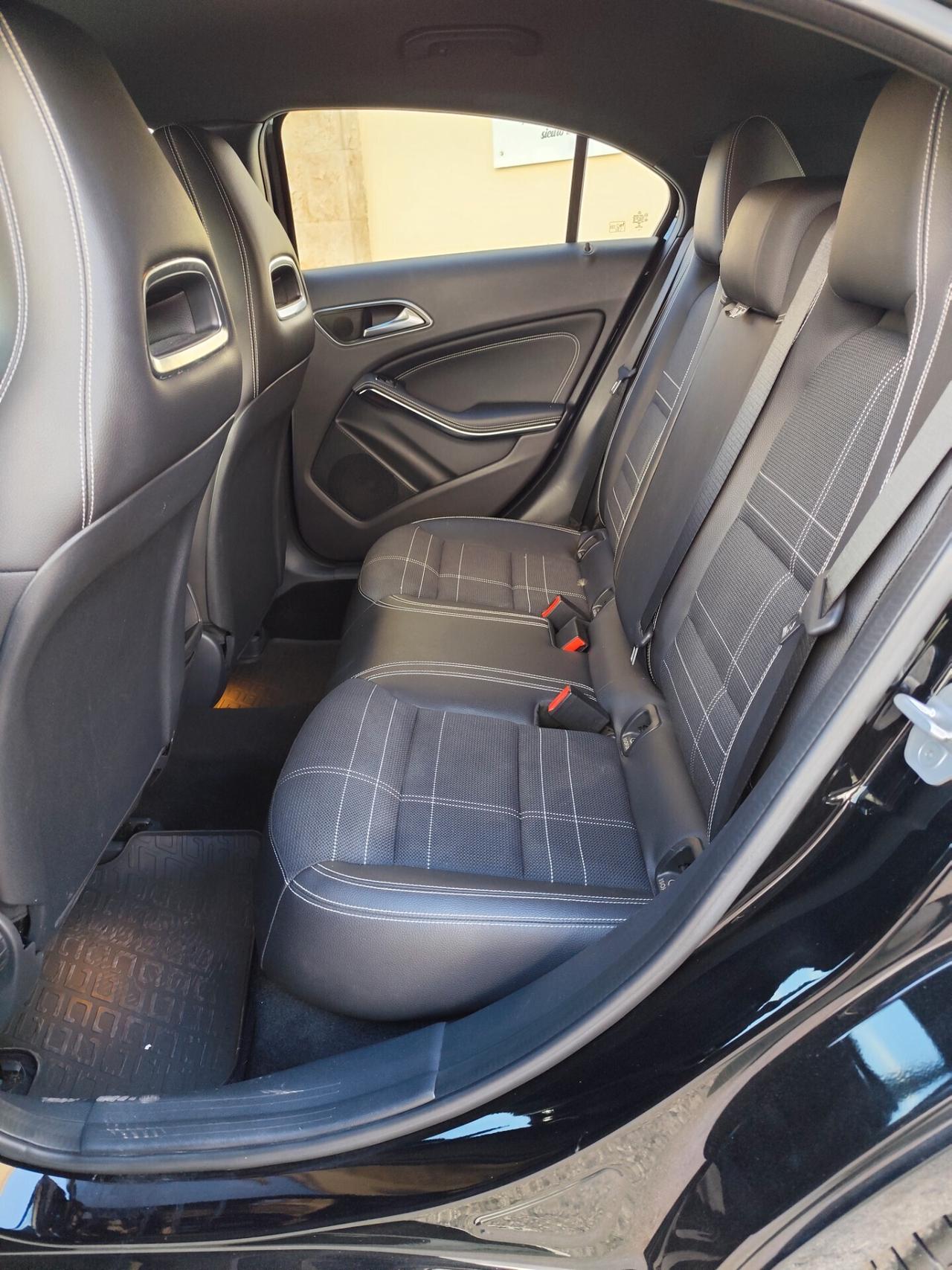 Mercedes-benz A 180 d Premium