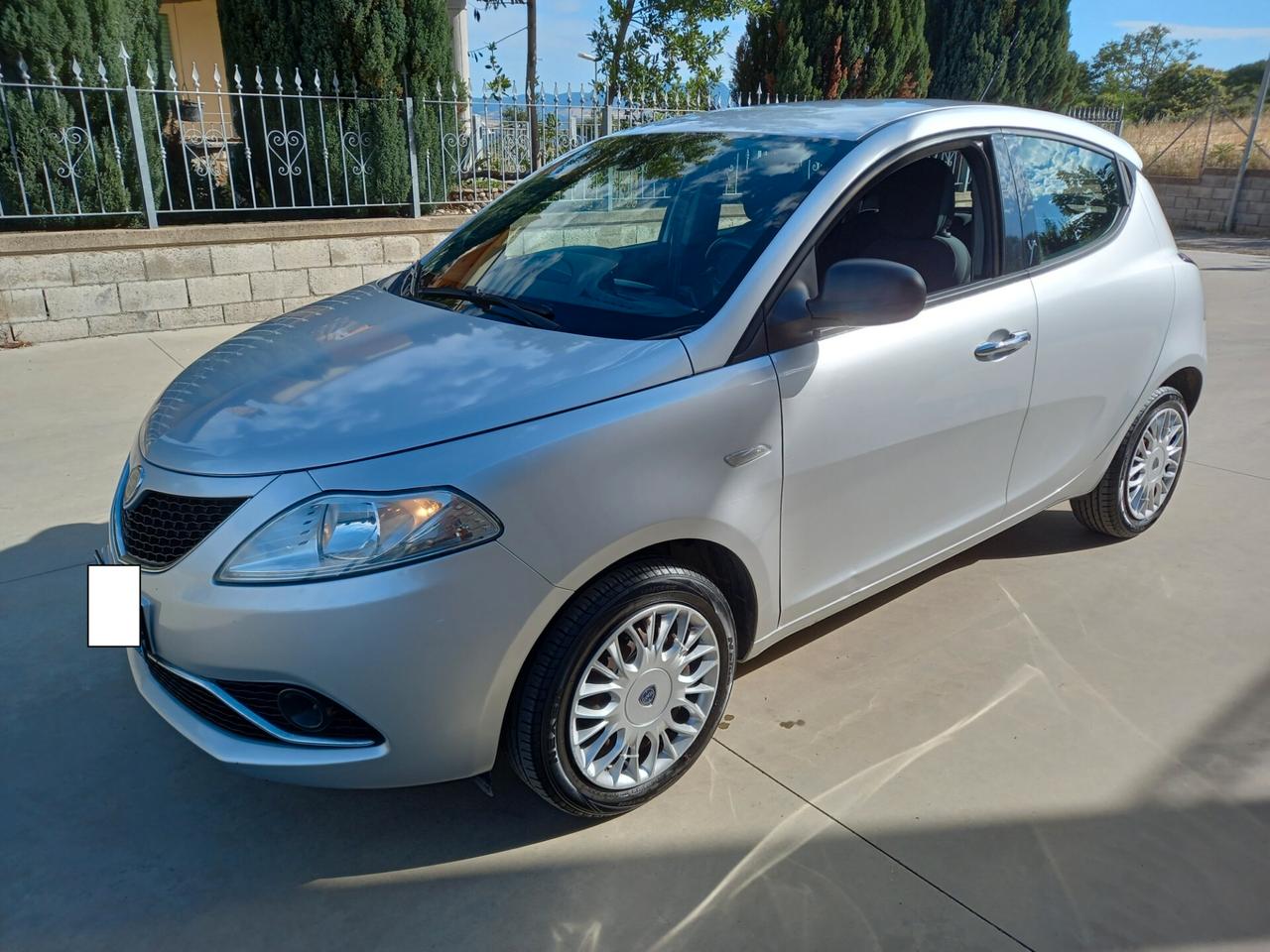 Lancia Ypsilon 1.2 69 CV 5 porte Gold