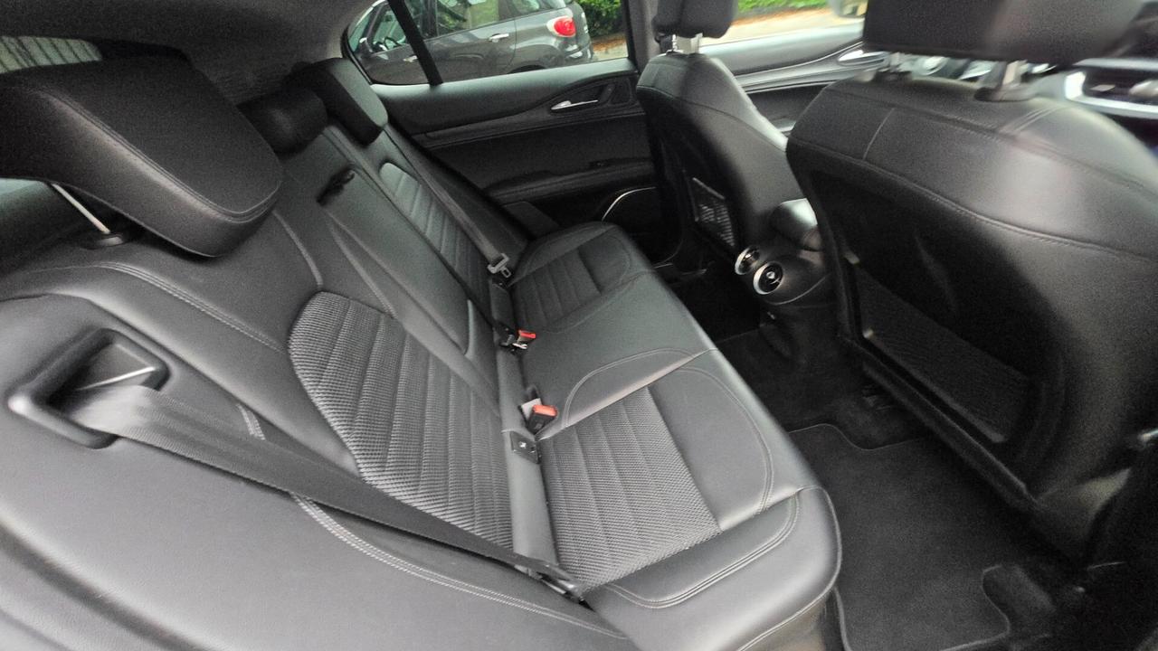 Alfa Romeo Stelvio 2.2 Turbodiesel 210 CV AT8 Q4 Executive