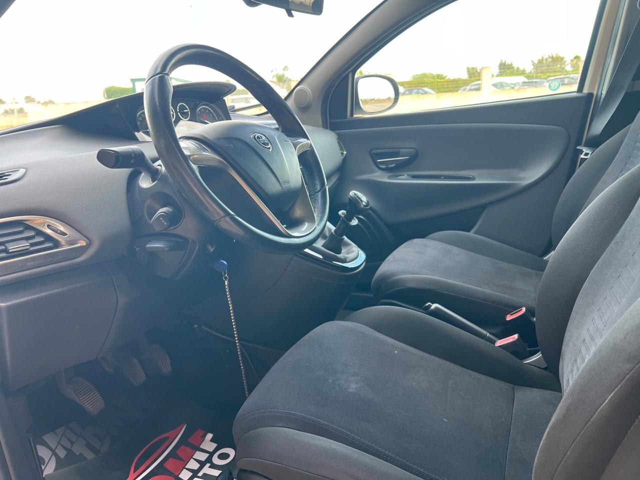 Lancia Ypsilon 1.2 69 CV 5 porte