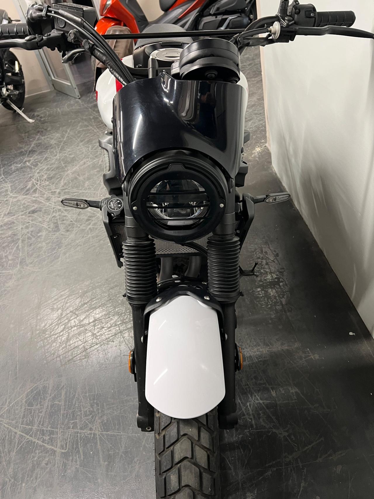 Yamaha XSR 700 Tribute