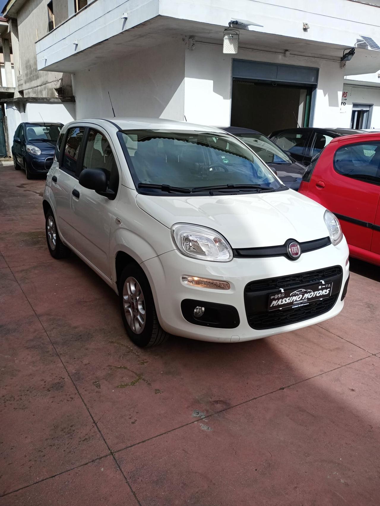 Fiat Panda 1.2 Lounge uconnect,pari al nuovo.