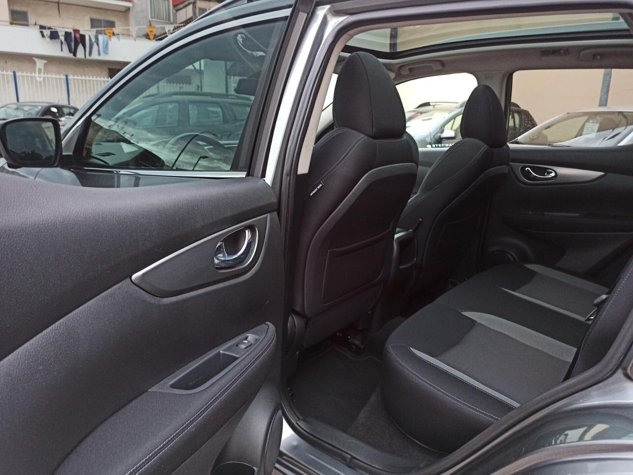 Nissan Qashqai 1.5 dCi 110 cv N-Connecta Tetto Panoramico