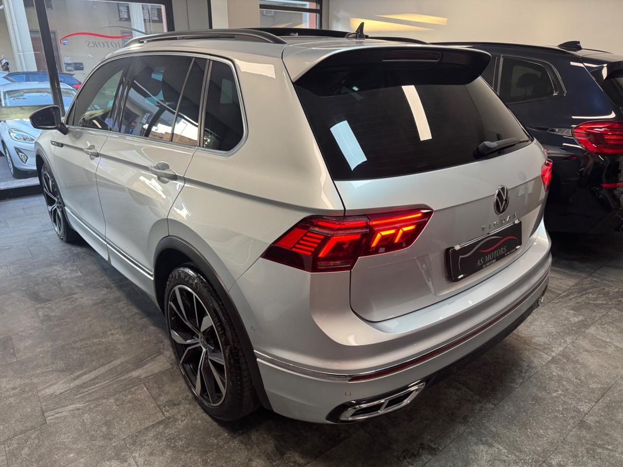 VW Tiguan 2.0 TDI 150 CV DSG R-Line Tetto Apribile