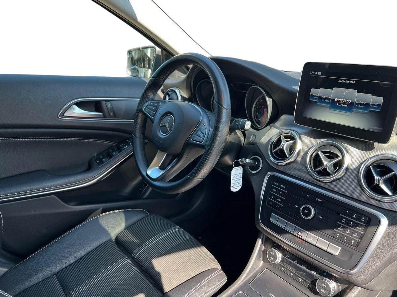 Mercedes-Benz GLA 180 Sport auto