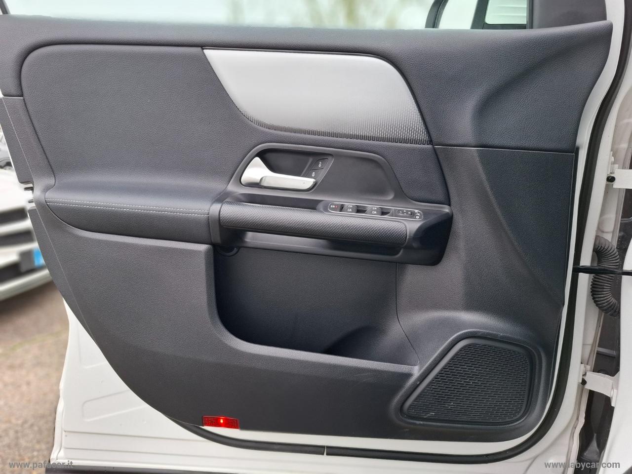 MERCEDES-BENZ GLA 200 d Automatic 4Matic Sport