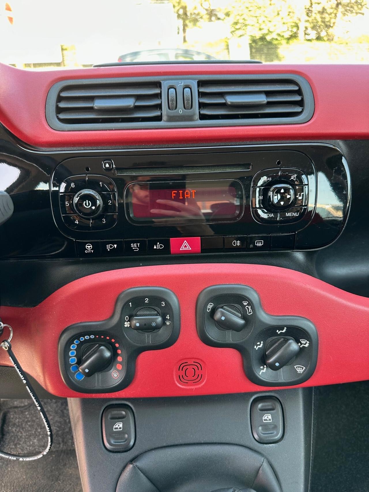 FIAT PANDA 1.2 BENZINA 2012 FULL OPTIONAL