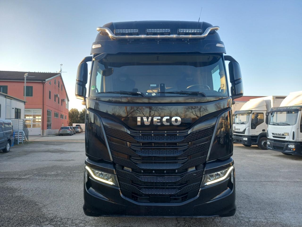 IVECO AS440ST / S-WAY 570 (C10)