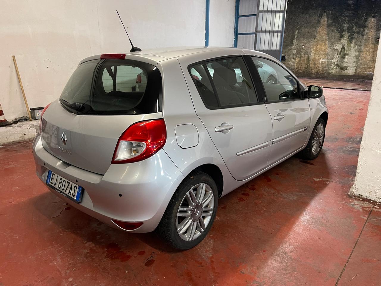 Renault Clio 1.2 16V 5 porte Dynamique
