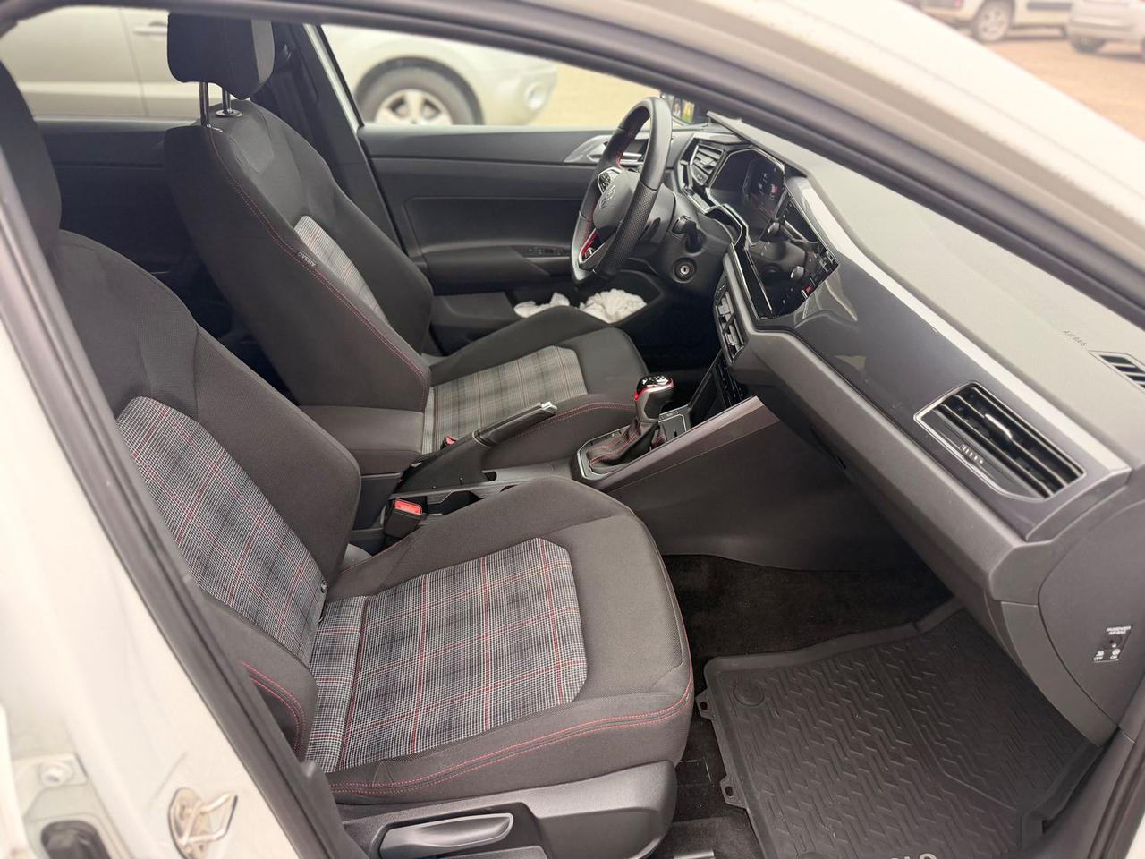 Volkswagen Polo GTI 2.0 TSI GTI #7914