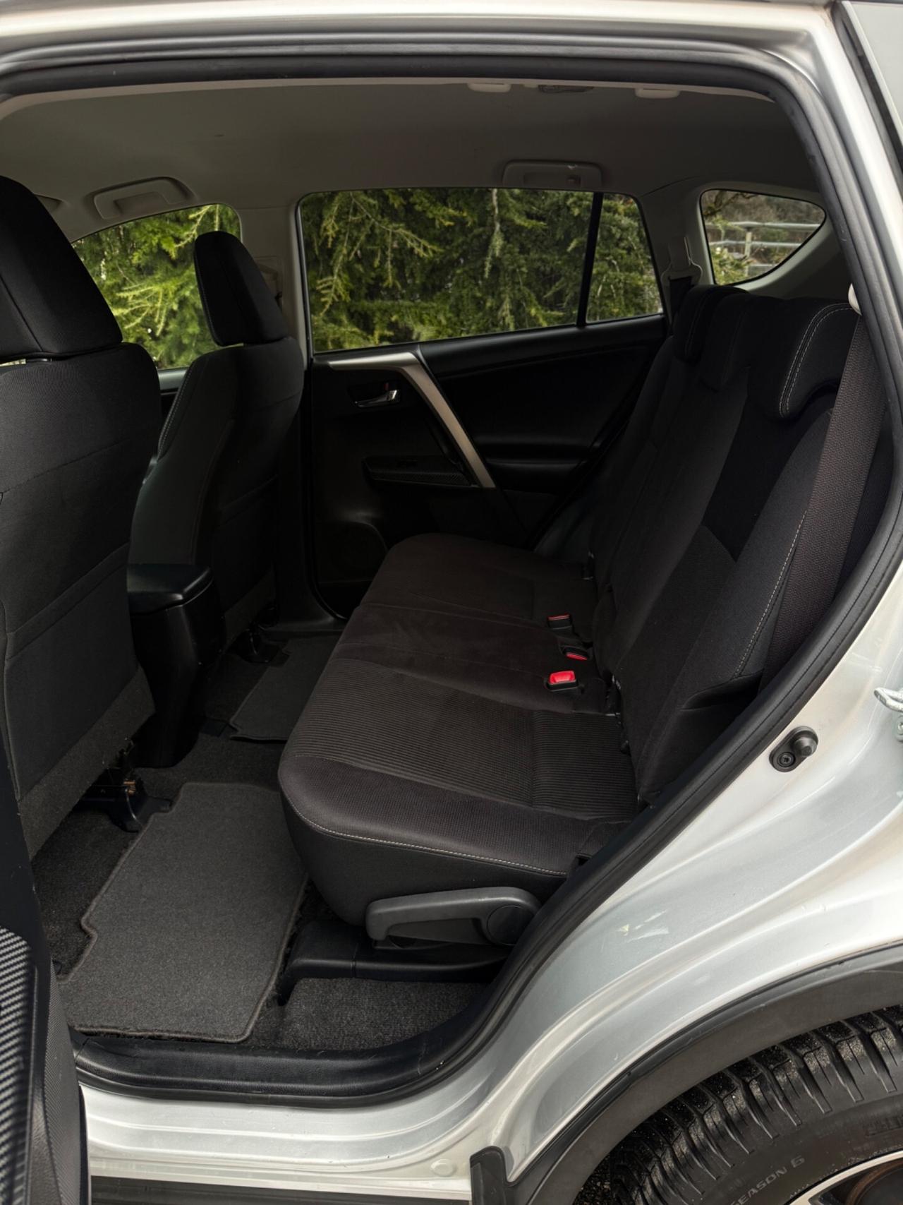 Toyota RAV 4 RAV4 2.0 D-4D 4WD Lounge White Ed.