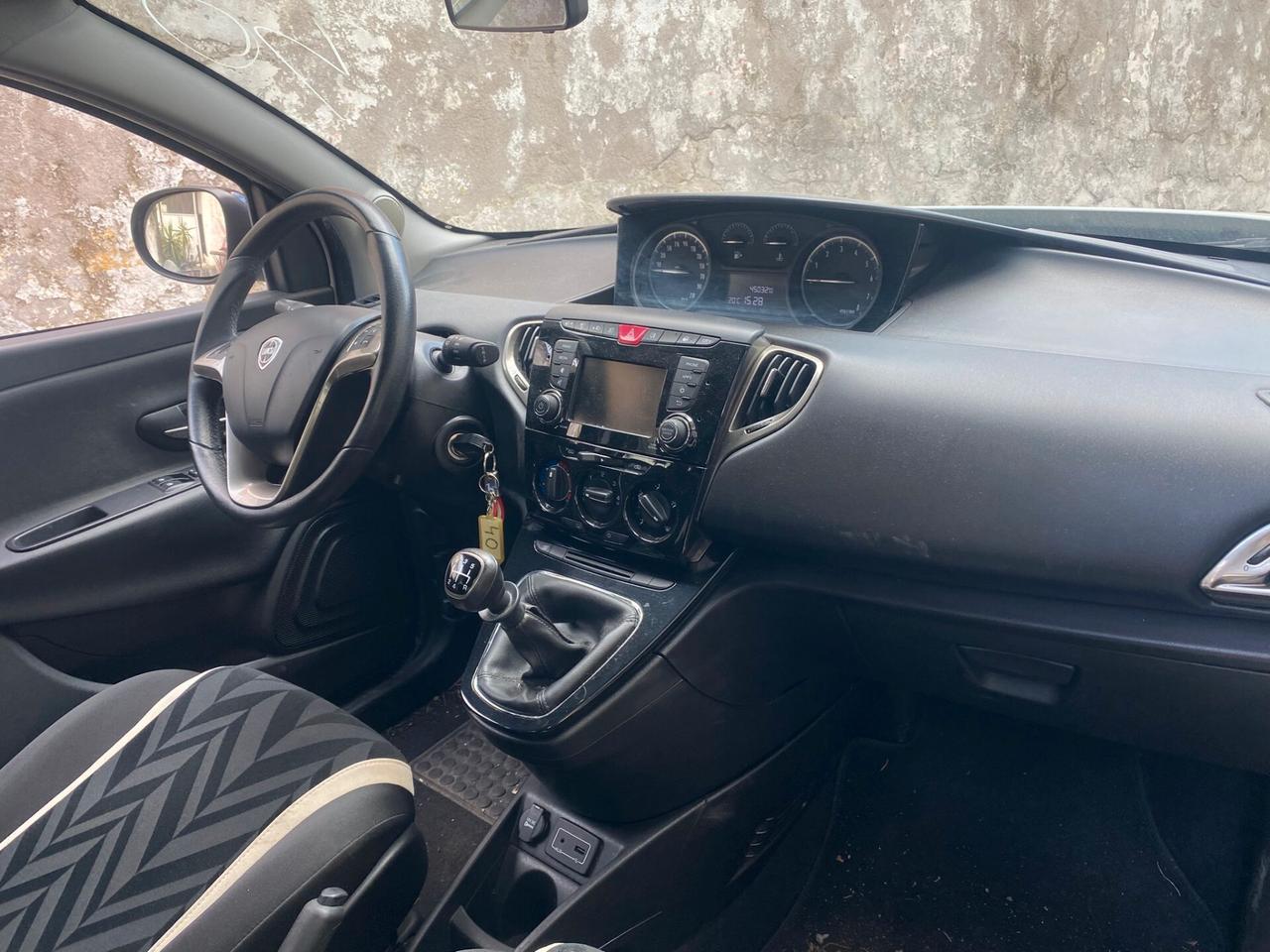 Lancia Ypsilon 1.2cc benzina(PRIVATO)-2017