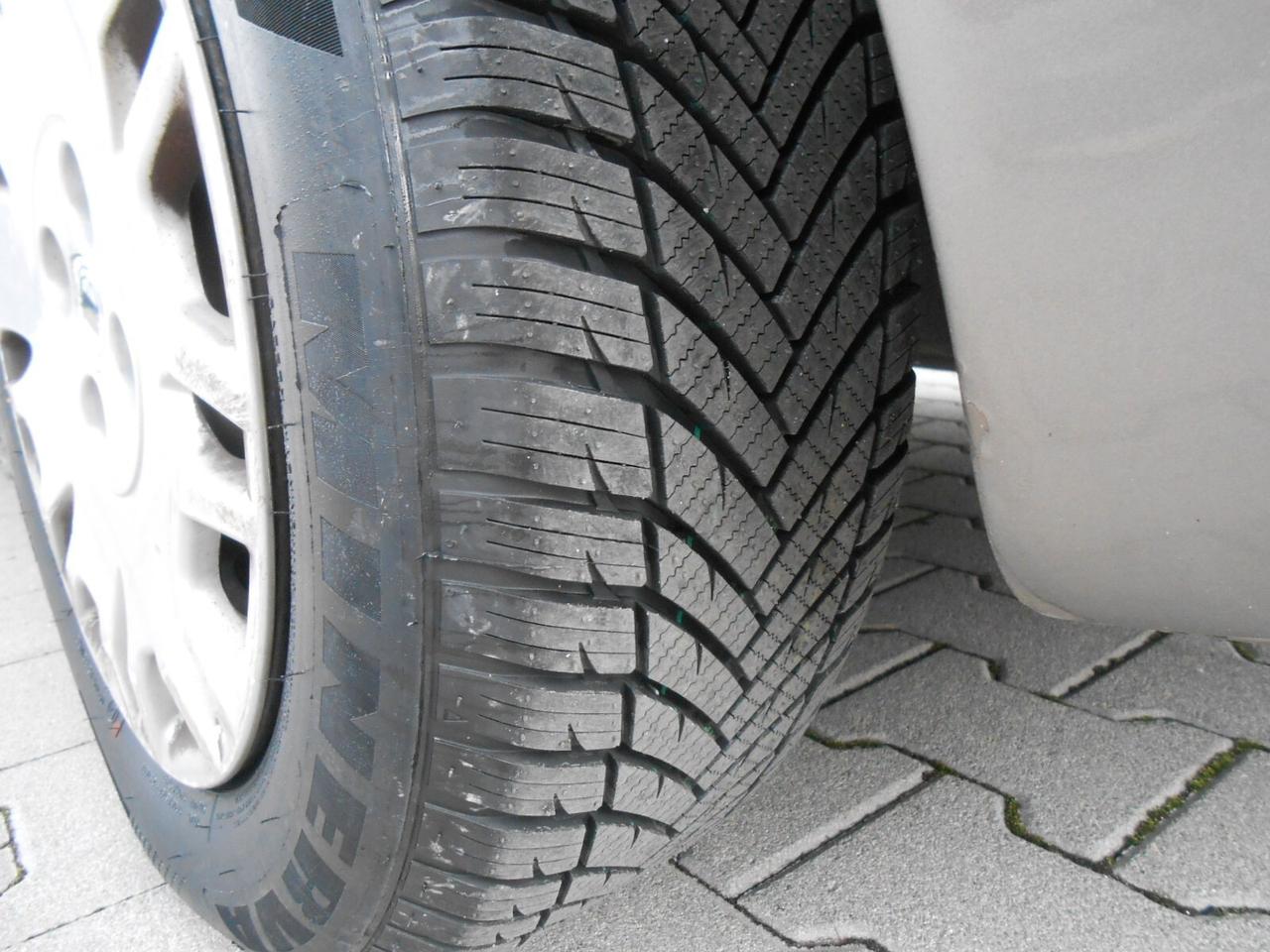 Lancia Ypsilon 1.3 Multijet 16V Oro AUTOMATICA