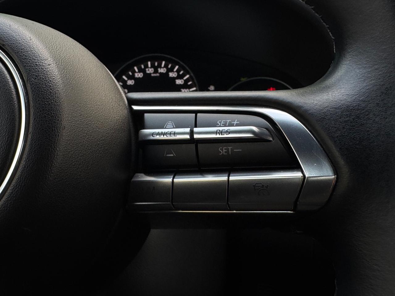 Mazda 3 2.0L e-Skyactiv-G M Hybrid Exclusive