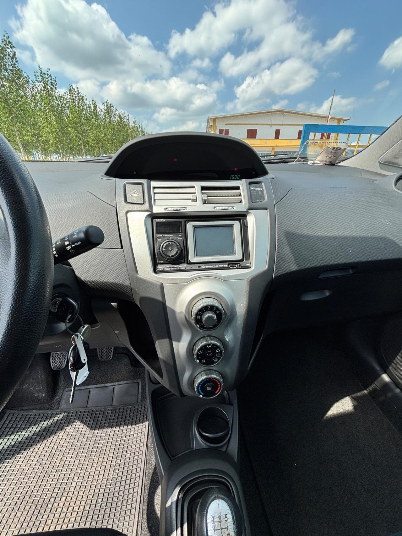 Toyota Yaris 1.0 3 porte