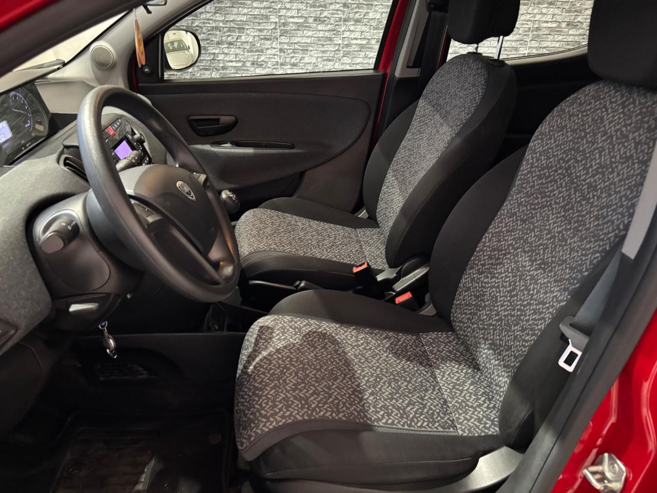 Lancia Ypsilon 1.2 69 CV 5 porte GPL