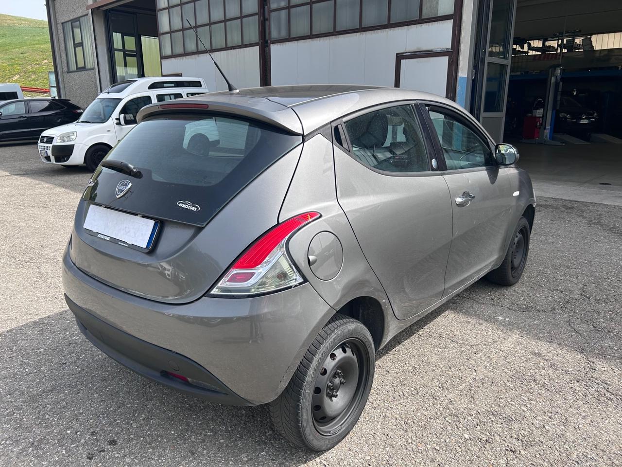 Lancia Ypsilon 0.9 TwinAir 85 CV 5 porte Metano Ecochic Gold