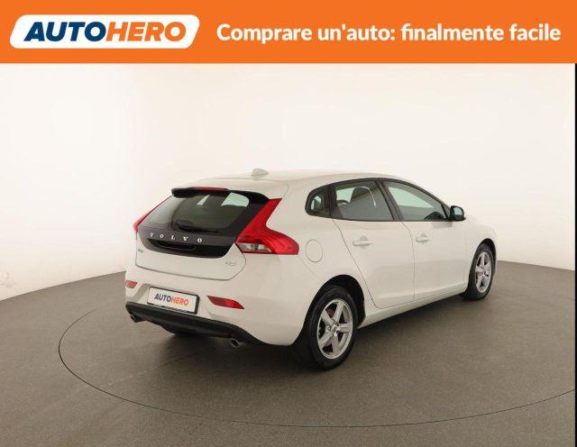 VOLVO V40 D2