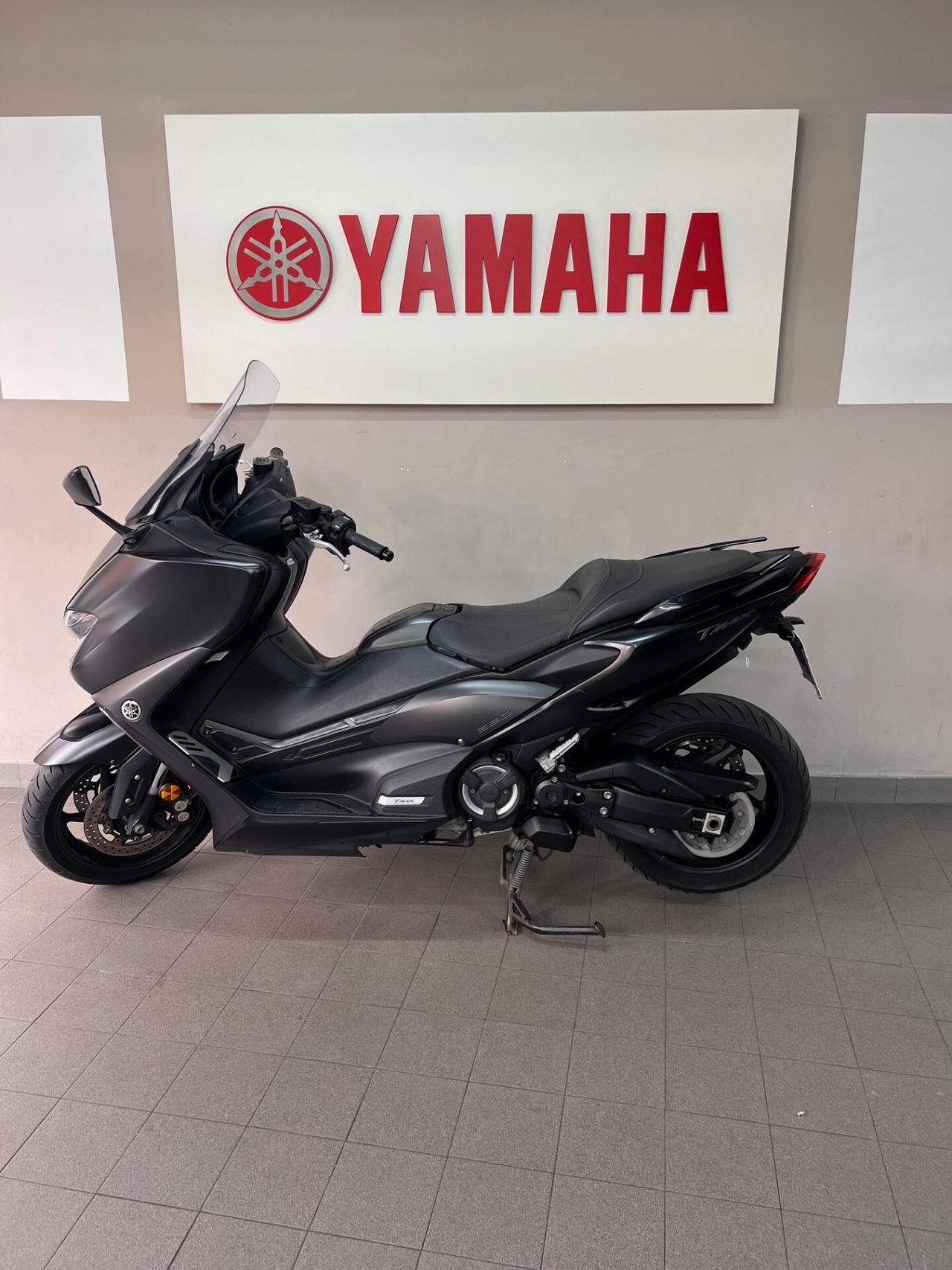 Yamaha TMAX 560 XP500A MDNM8 SWORD GREY