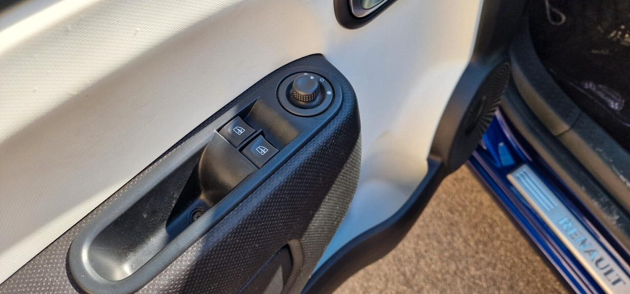 Renault Twingo 900 TCe 90 CV EDC COSMIC AUTOMATICA