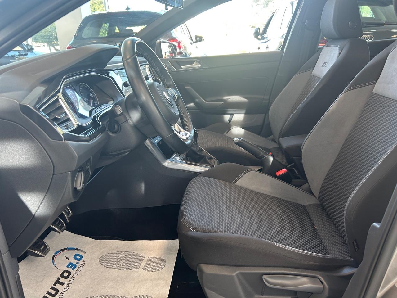 Volkswagen Polo 1.0 EVO 80 CV 5p. Sport BMT R-Line Neopatentati