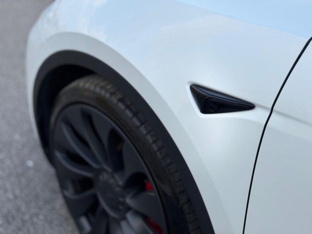 TESLA Model Y PERFORMANCE DUAL MOTOR AWD *UNIPROP*