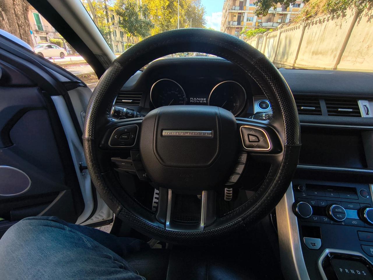 Land Rover Range Evoque 2.2 TD4 5p. Pure