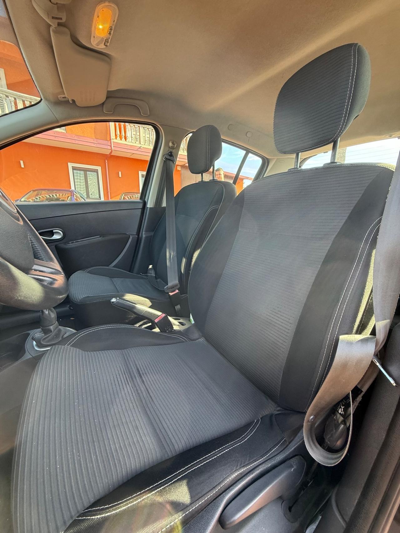 Renault Clio 1.2 16V 5 porte GPL Dynamique