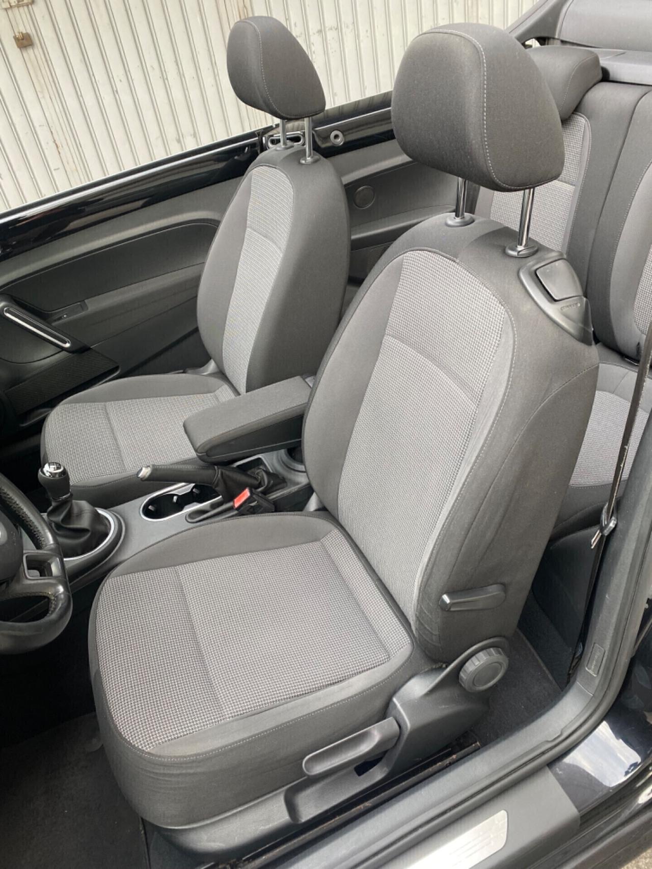 Volkswagen Maggiolino CABRIO 2.0 TDI 110cv Sport