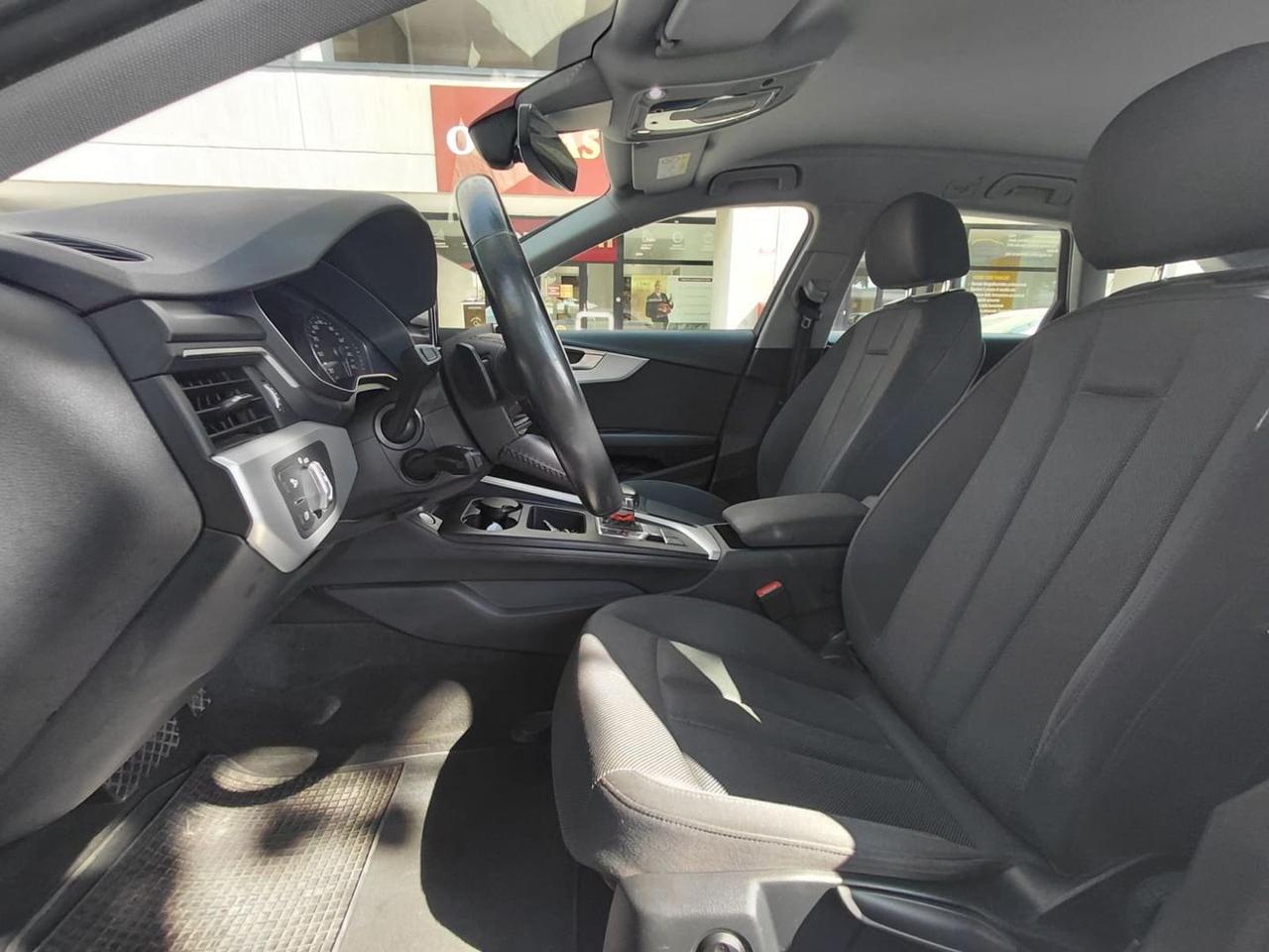 Audi A4 Business Advanced 40g-tron #11848