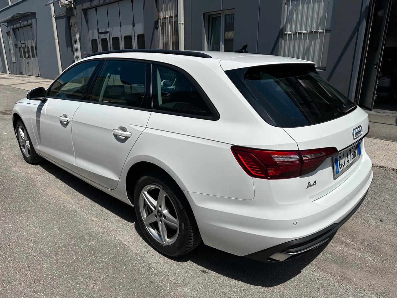 Audi A4 Avant 30 TDI/136 CV S tronic Business Advanced