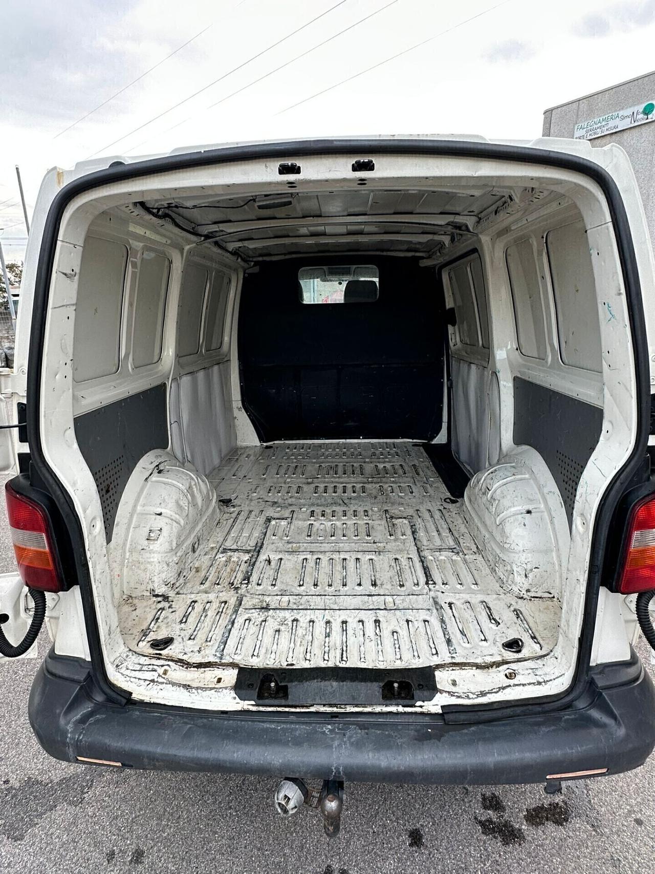 VW TRANSPORTER CON GANCIO TRAINO SUPER PREZZO!