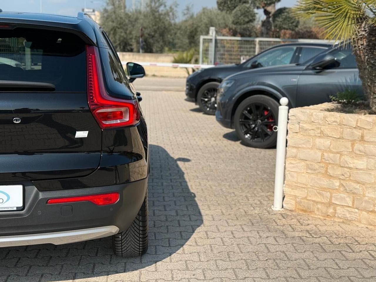 Volvo XC40 T4 Recharge Plug-in Hybrid 211cv Inscription Expression