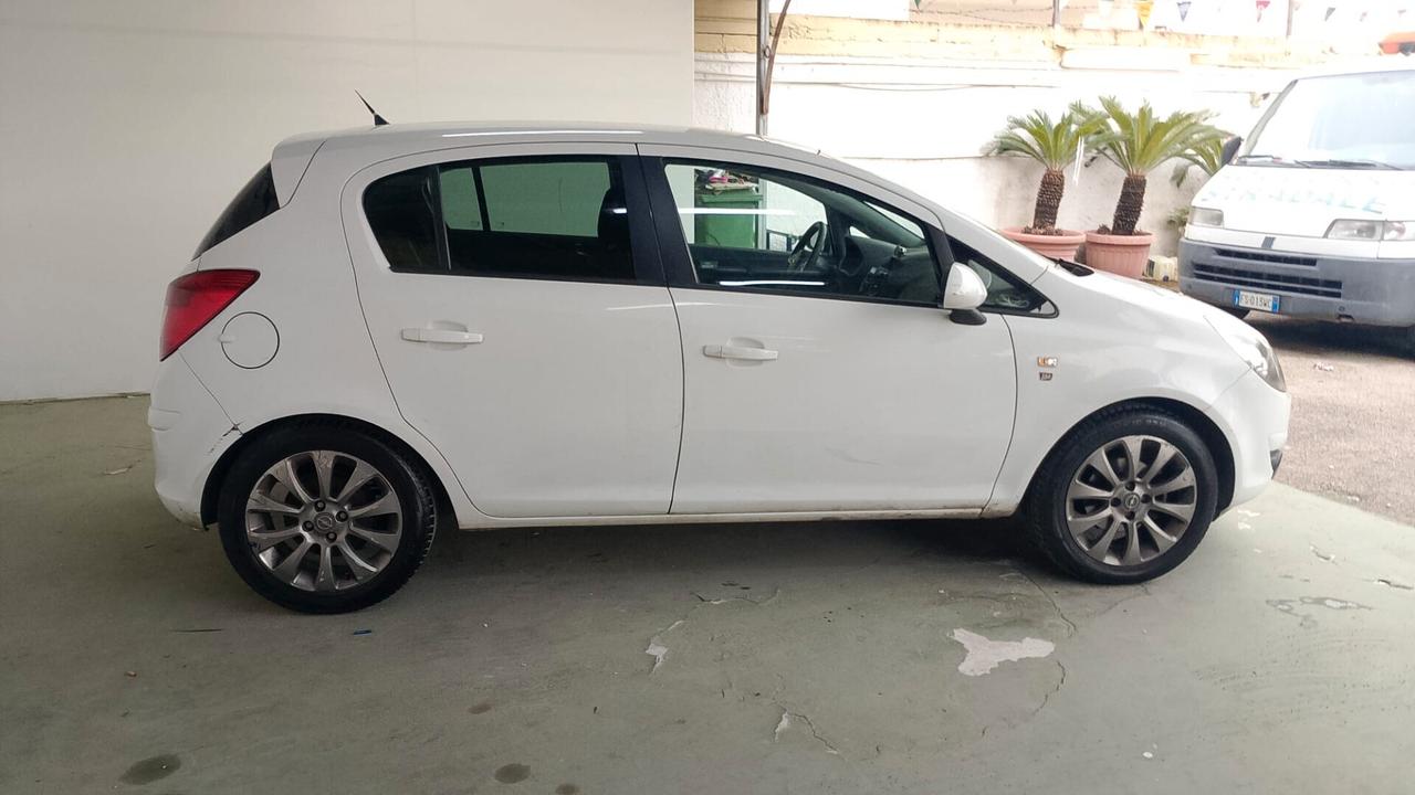 Opel Corsa 1.2 80CV 5 porte GPL-TECH Edition