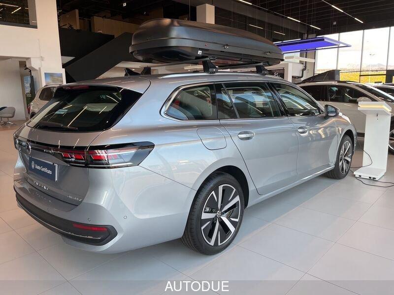 Volkswagen Passat 1.5 TSI EHYBRID BUINESS DSG 204 C MY 24