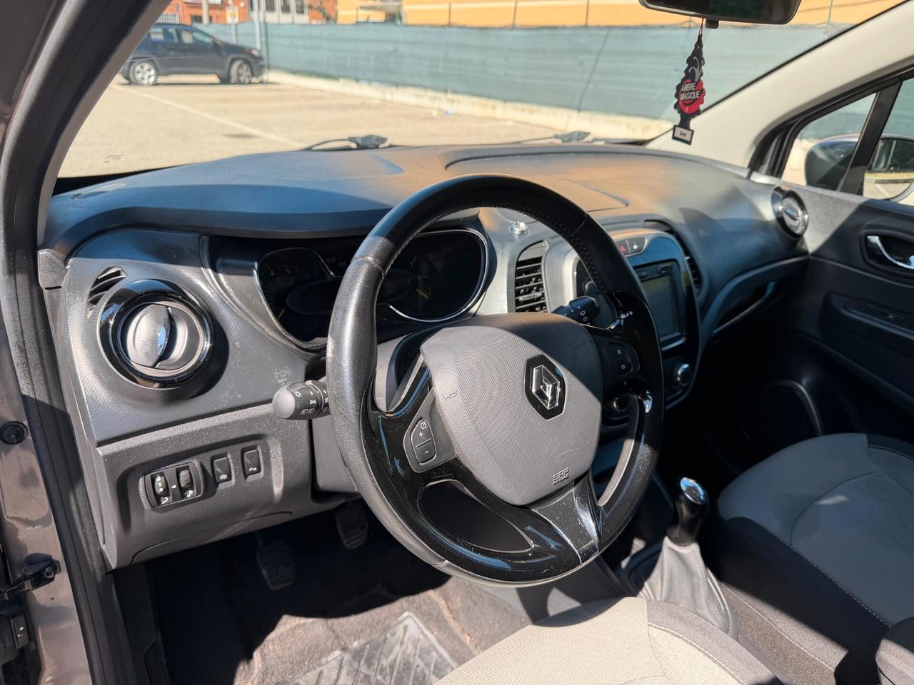 Renault Captur 1.5 dci - NAV. - NEOP. - 12 MESI DI GARANZIA -