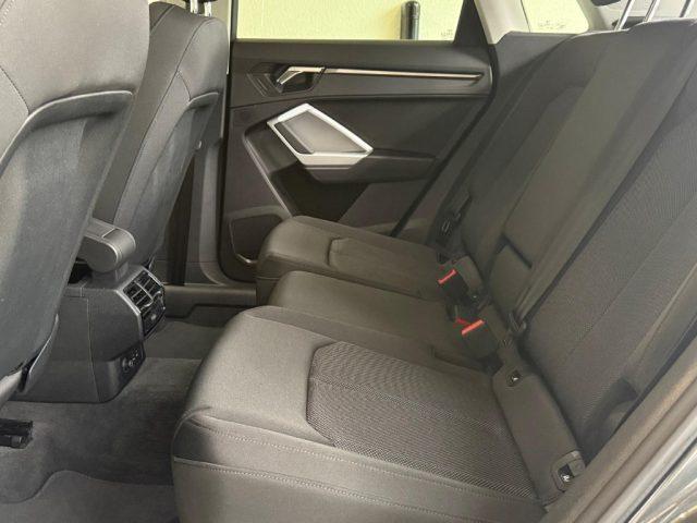 AUDI Q3 35 TDI S line edition