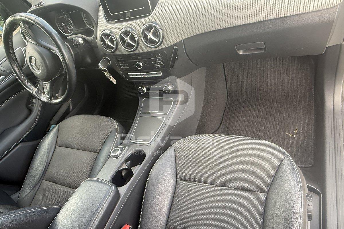 MERCEDES B 250 e Sport