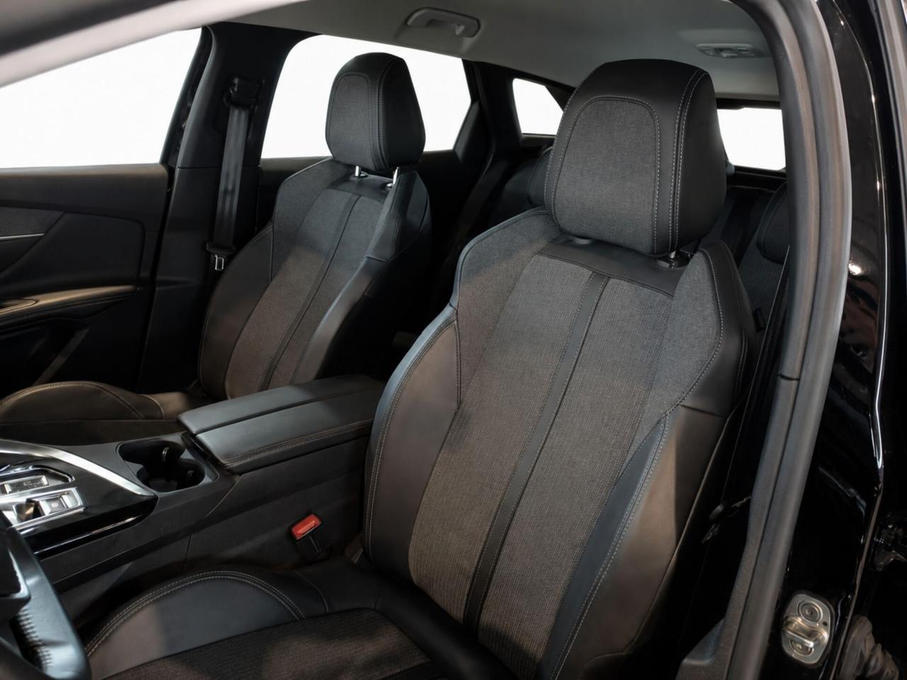 Peugeot 3008 BlueHDi 130 S&S EAT8 Allure