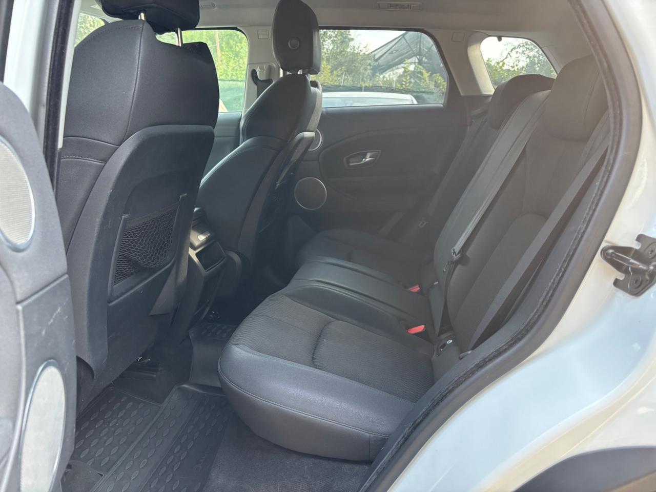 Land Rover Range Evoque 2.0 TD 5p. SE Dynamic