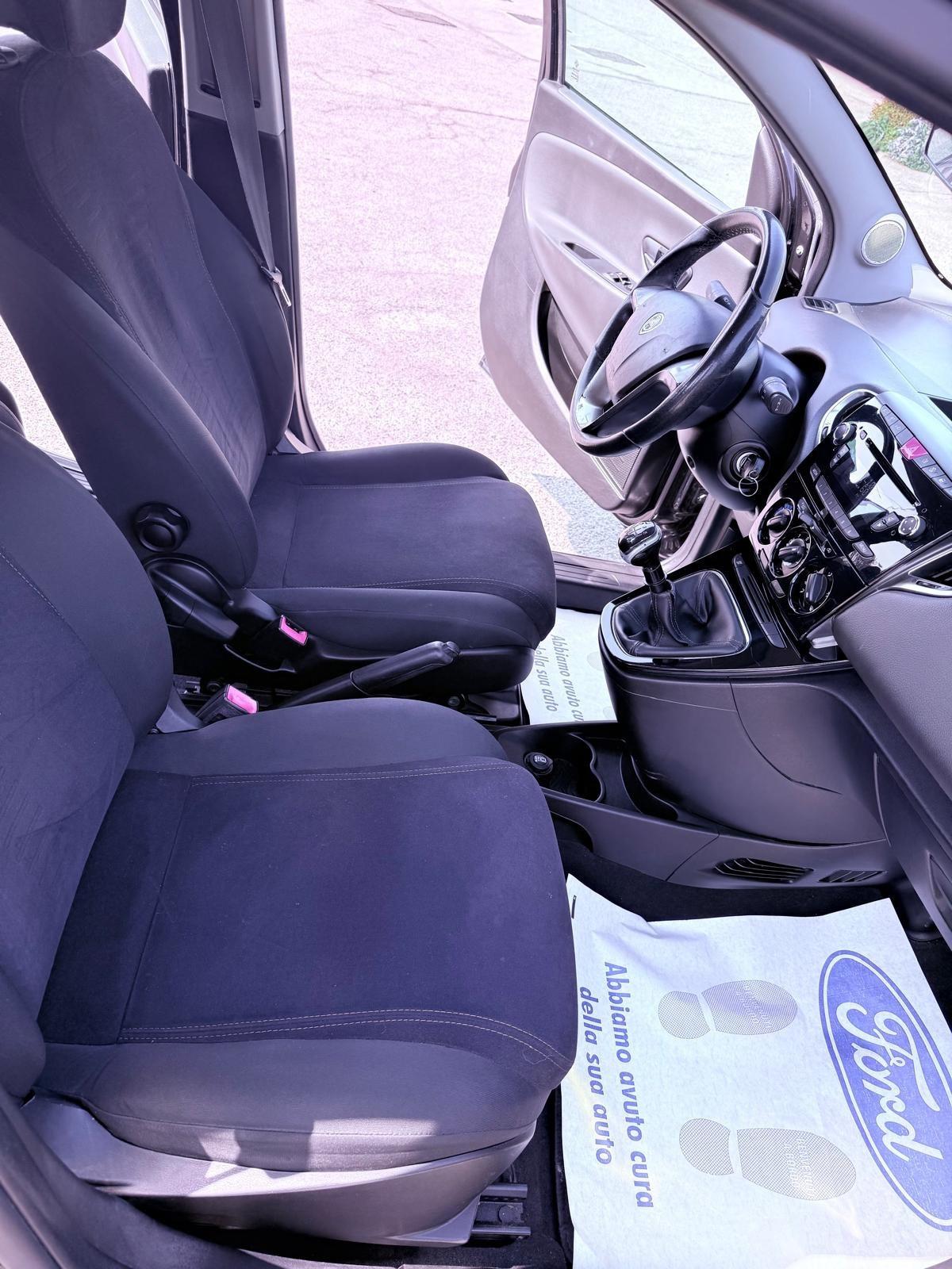 Lancia Ypsilon 1.3 MJT 16V 95 CV 5 porte Ok neopatentati