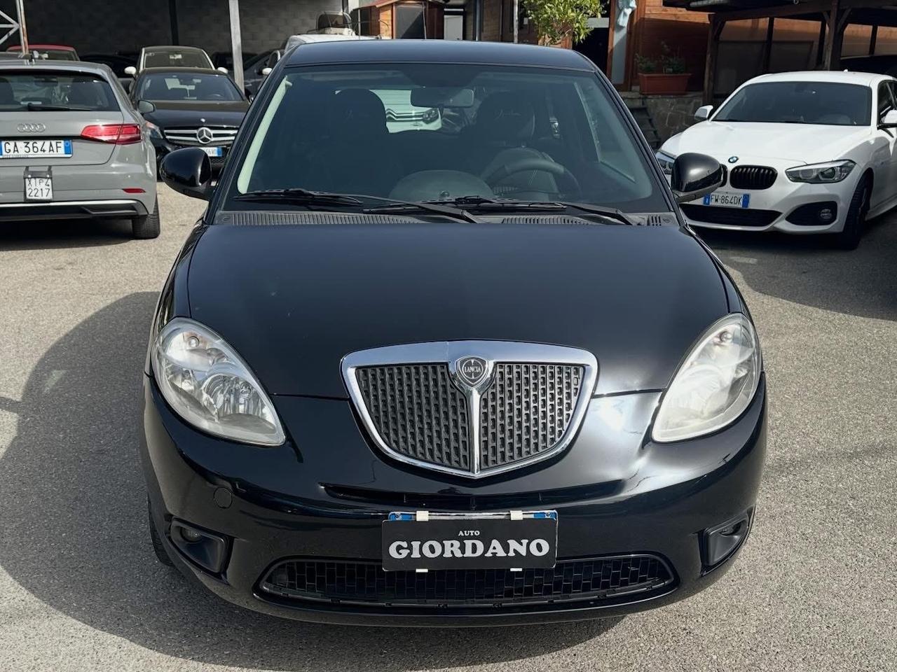 Lancia Ypsilon 1.3 MJT 90 CV MomoDesign