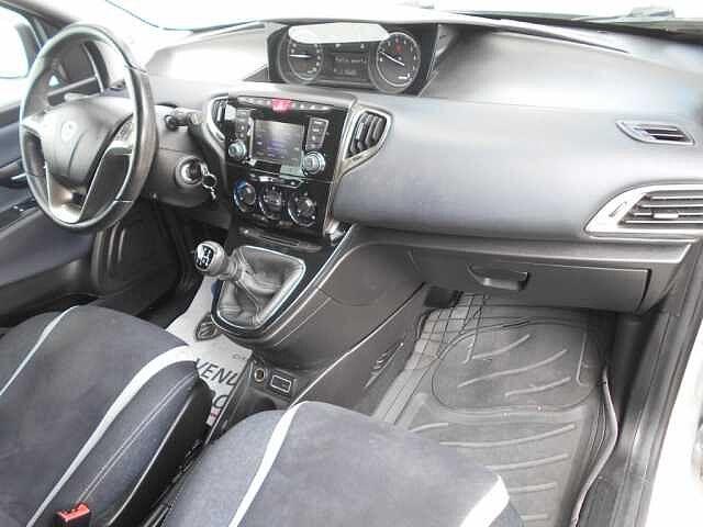 Lancia Ypsilon 1.2 69 cv 5p GPL Ecochic Mya