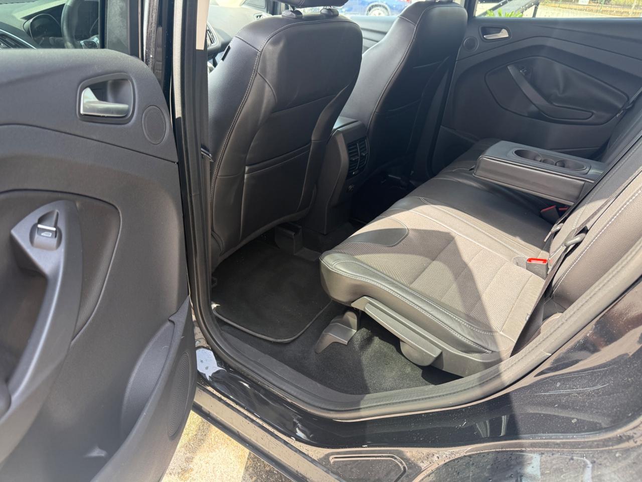 Ford Kuga 2.0 TDCI 140 CV 4WD Powershift Business