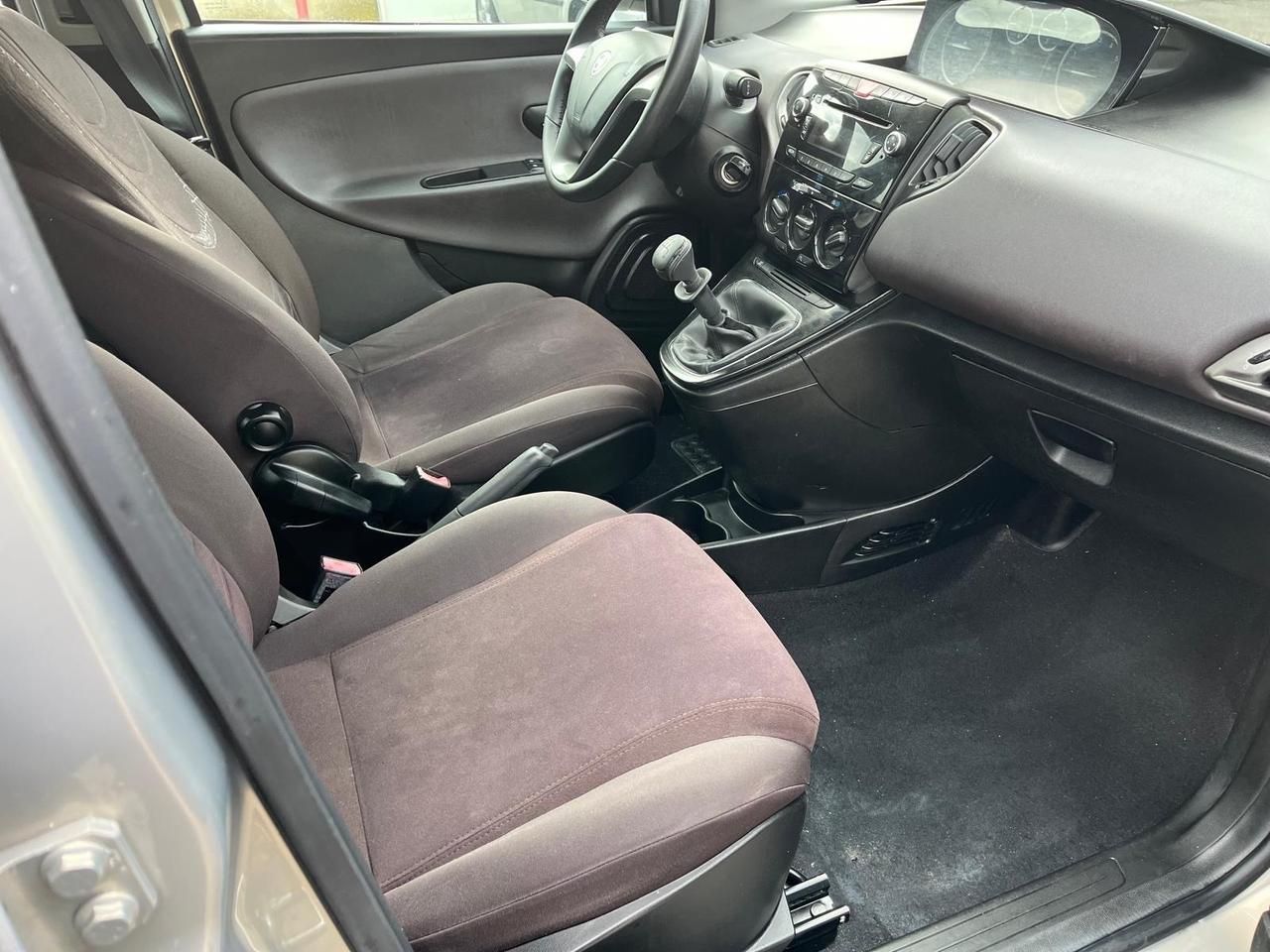 Lancia y 5P-1.2 gpl-km 130000-full-11/2011